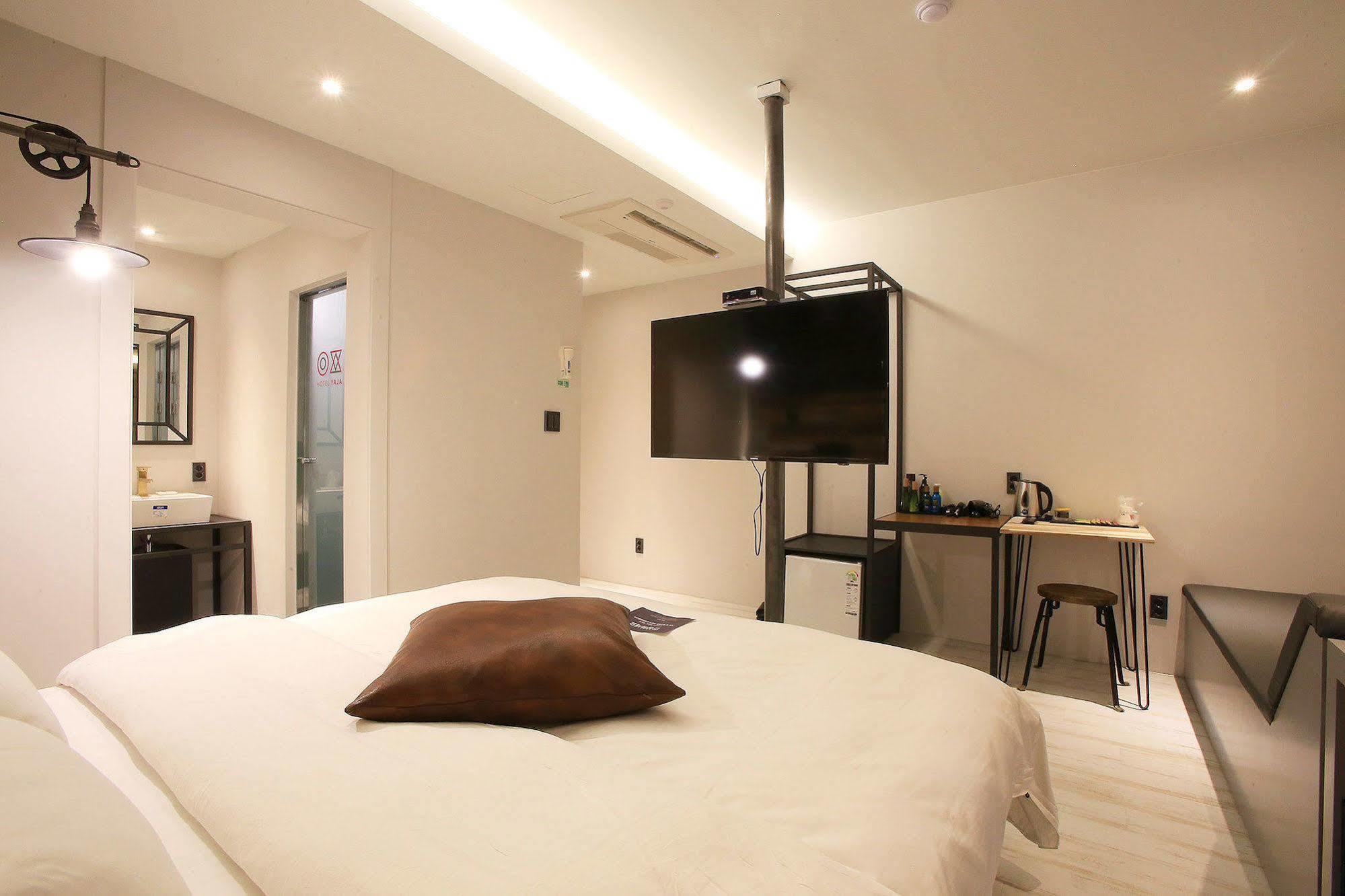 Siheung Hotel Yaja Jungwang מראה חיצוני תמונה